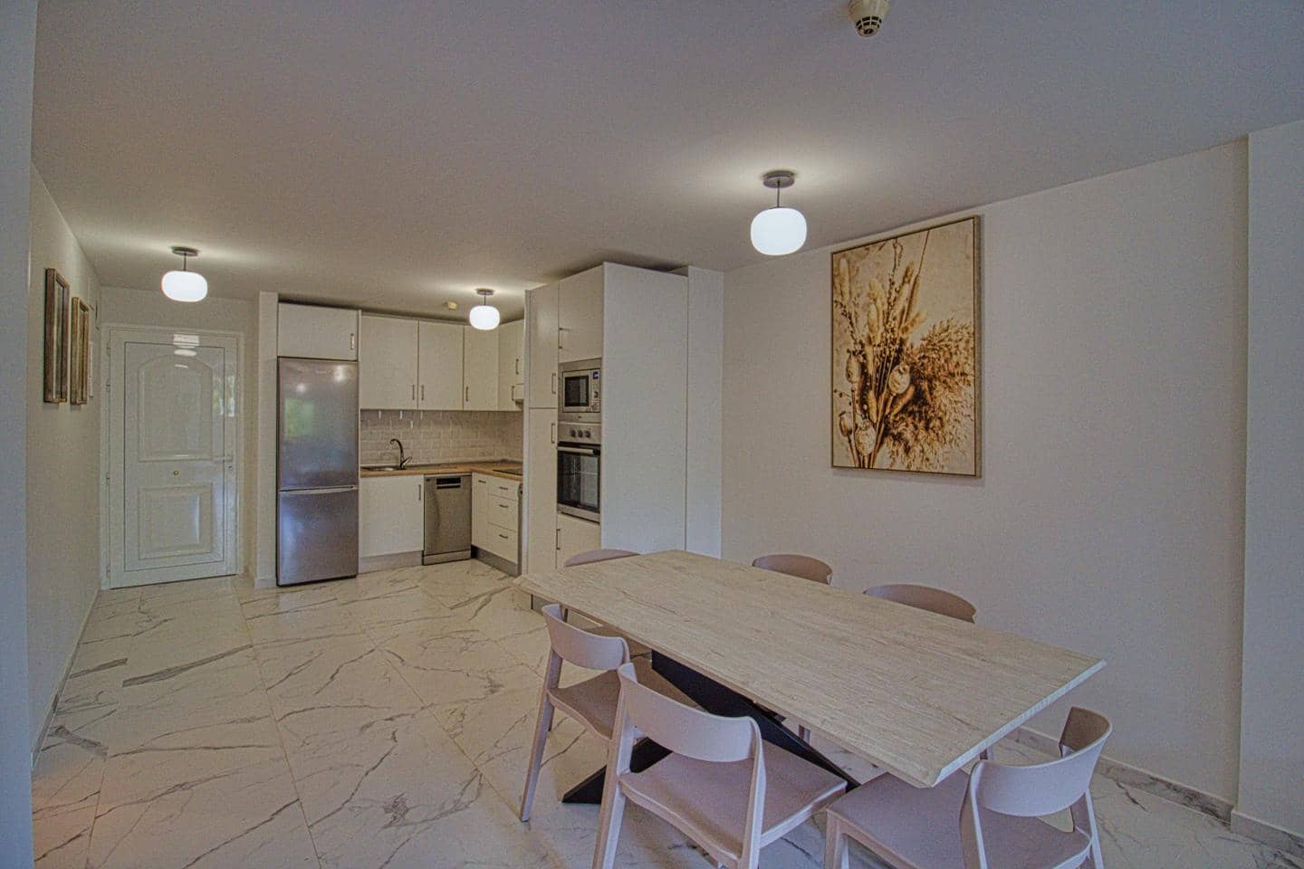 2 slaapkamer Flat te koop in Los Cristianos met zwembad - € 289.000 (Ref: 9279749)