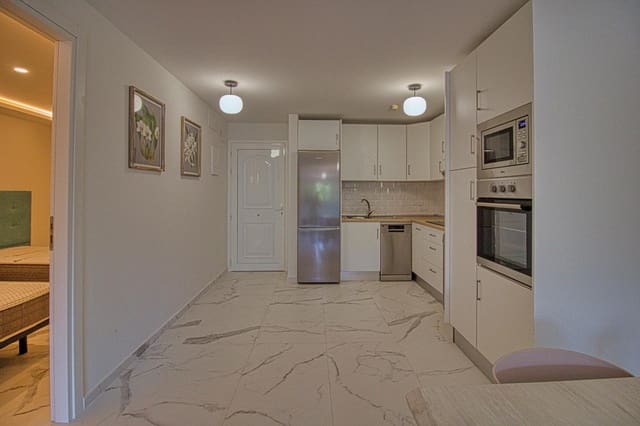 2 chambre Appartement à vendre à Los Cristianos, Arona avec piscine - 289 000 € (Ref: 9279749)