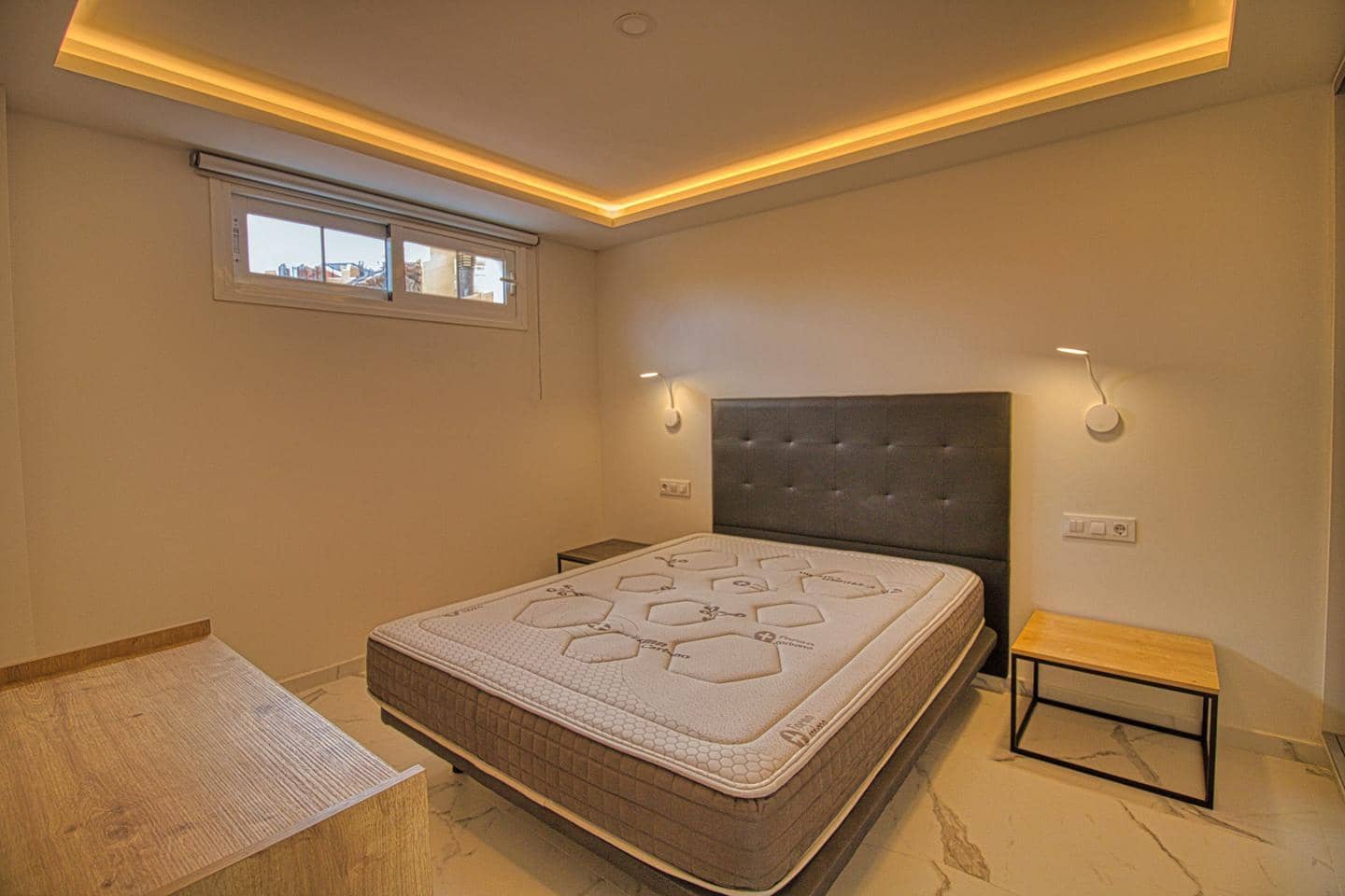 2 slaapkamer Flat te koop in Los Cristianos met zwembad - € 289.000 (Ref: 9279749)