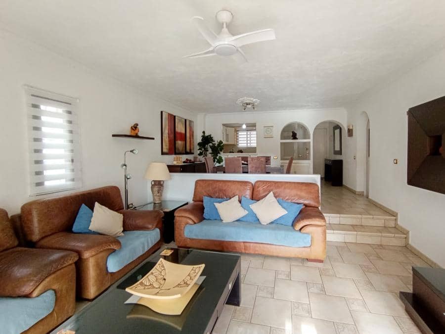 2 bedroom Flat for sale in Los Cristianos - € 460,000 (Ref: 9400358)