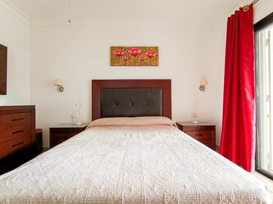 2 bedroom Flat for sale in Los Cristianos - € 460,000 (Ref: 9400358)