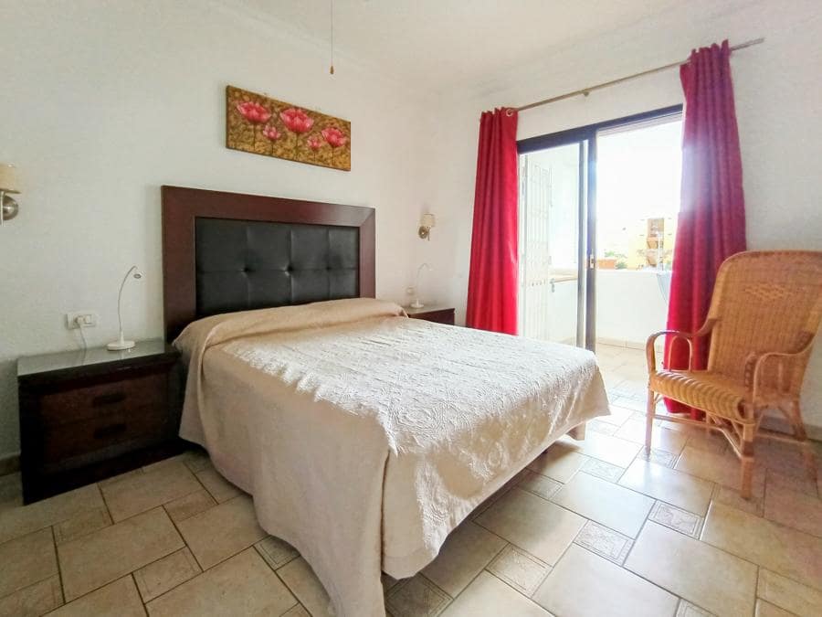 2 bedroom Flat for sale in Los Cristianos - € 460,000 (Ref: 9400358)