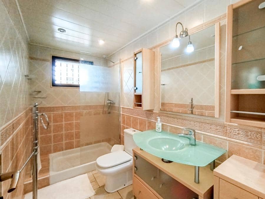 2 bedroom Flat for sale in Los Cristianos - € 460,000 (Ref: 9400358)