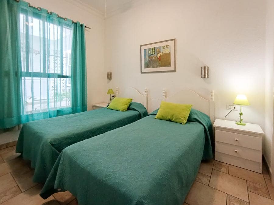 2 bedroom Flat for sale in Los Cristianos - € 460,000 (Ref: 9400358)