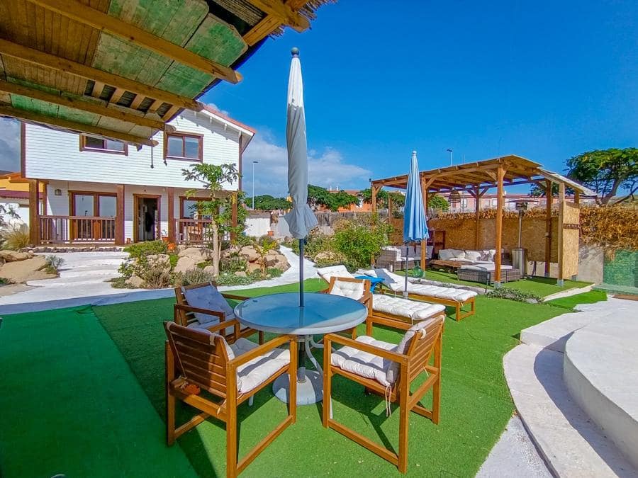 6 bedroom Villa for sale in Granadilla de Abona - € 995,000 (Ref: 9434927)