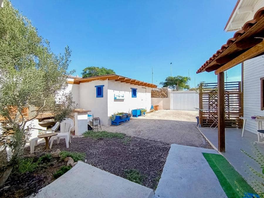 6 bedroom Villa for sale in Granadilla de Abona - € 995,000 (Ref: 9434927)