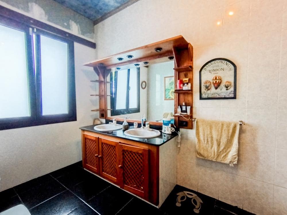 Chalet de 3 habitaciones en Candelaria en venta - 490.000 € (Ref: 9464877)