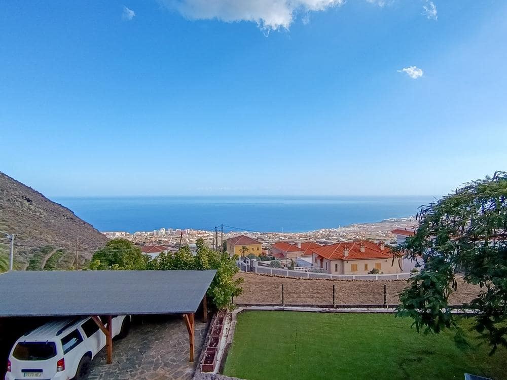 Chalet de 3 habitaciones en Candelaria en venta - 490.000 € (Ref: 9464877)