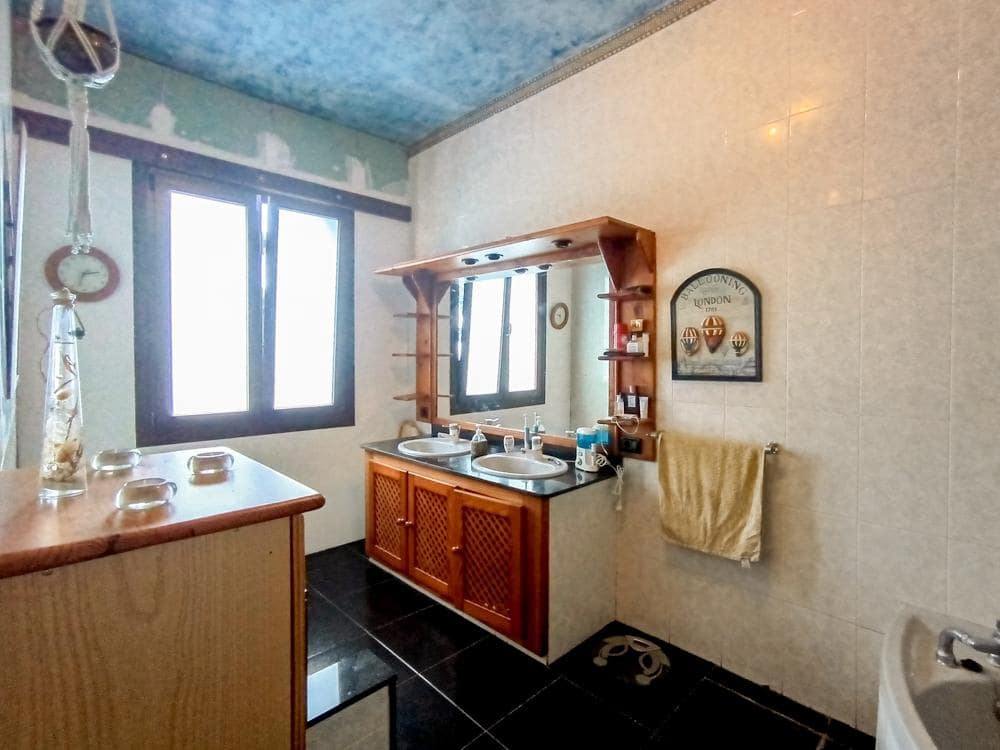 Chalet de 3 habitaciones en Candelaria en venta - 490.000 € (Ref: 9464877)