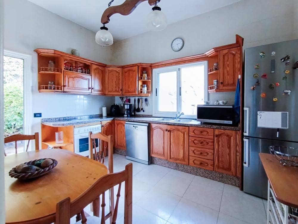 Chalet de 3 habitaciones en Candelaria en venta - 490.000 € (Ref: 9464877)