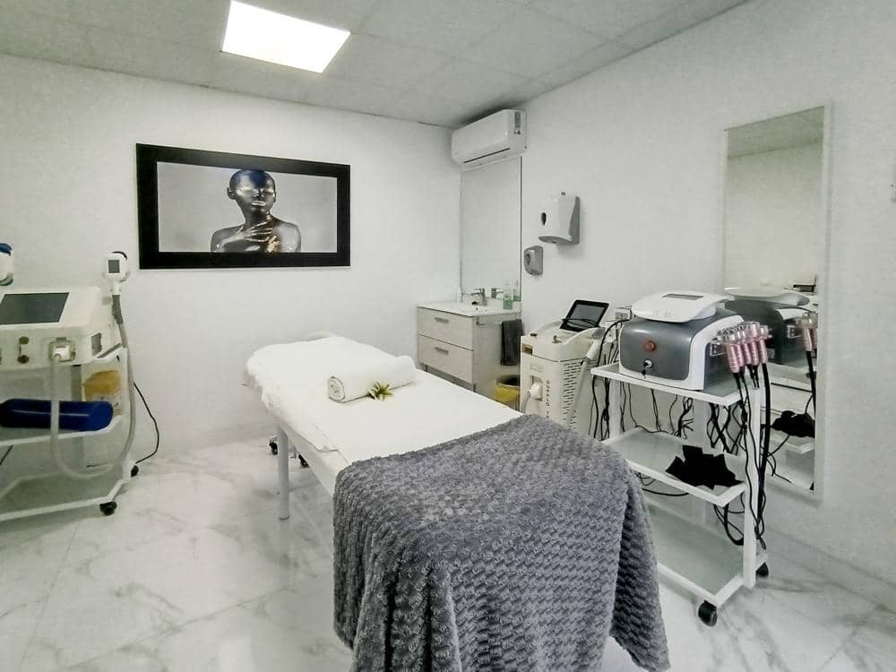 10 soverom Bedrift til salgs i Costa Adeje - € 650 000 (Ref: 9481599)