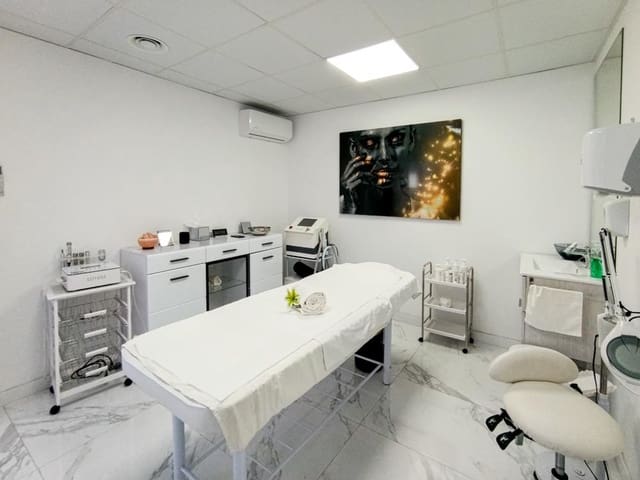 10 soverom Bedrift til salgs i Torviscas Bajo, Adeje - € 650 000 (Ref: 9481599)