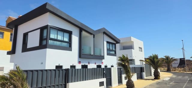 2 bedroom Villa for sale in Arico - € 590,000 (Ref: 9481649)