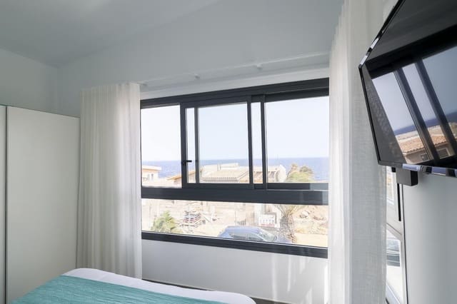 2 bedroom Villa for sale in Arico - € 590,000 (Ref: 9481649)