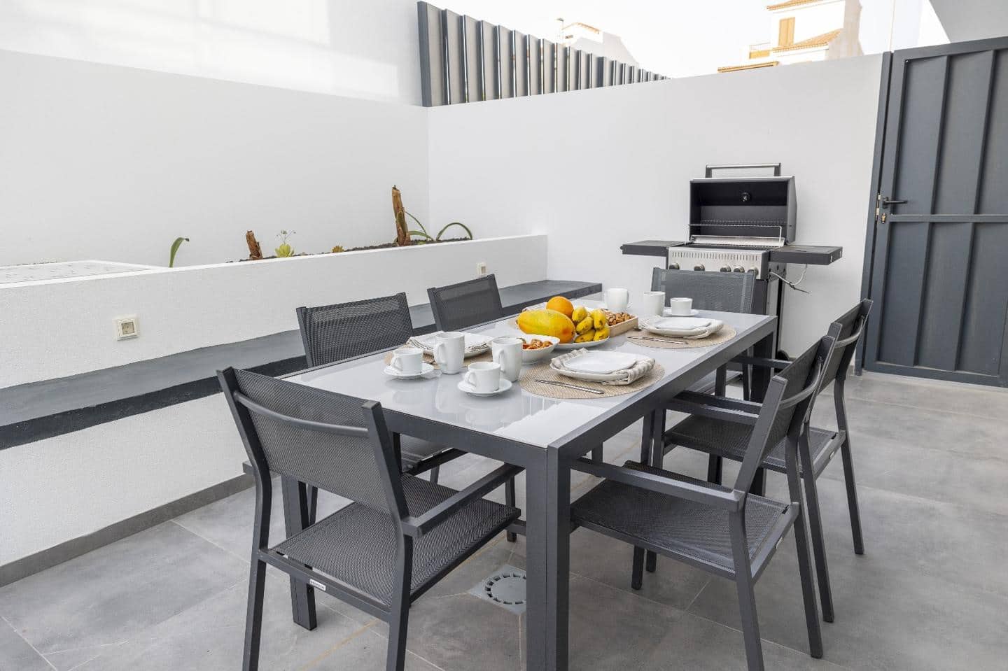 2 bedroom Villa for sale in Arico - € 590,000 (Ref: 9481649)