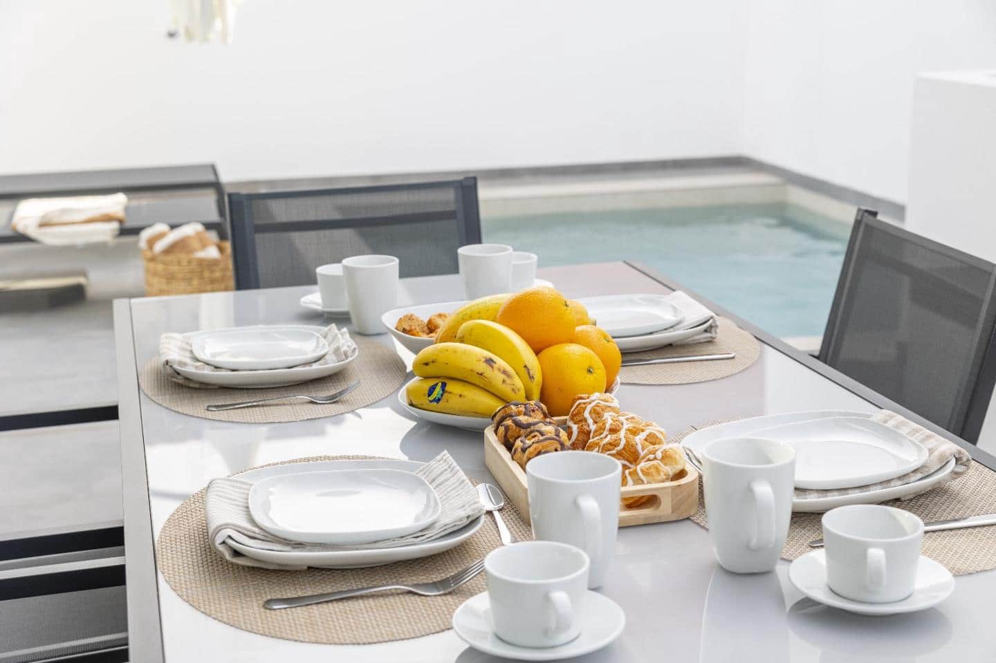 2 bedroom Villa for sale in Arico - € 590,000 (Ref: 9481649)