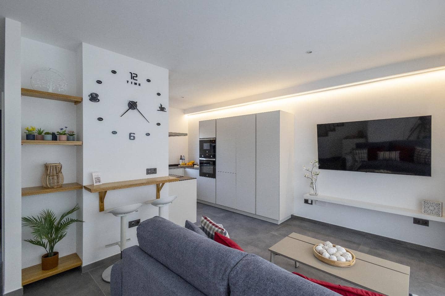 2 bedroom Villa for sale in Arico - € 590,000 (Ref: 9481649)