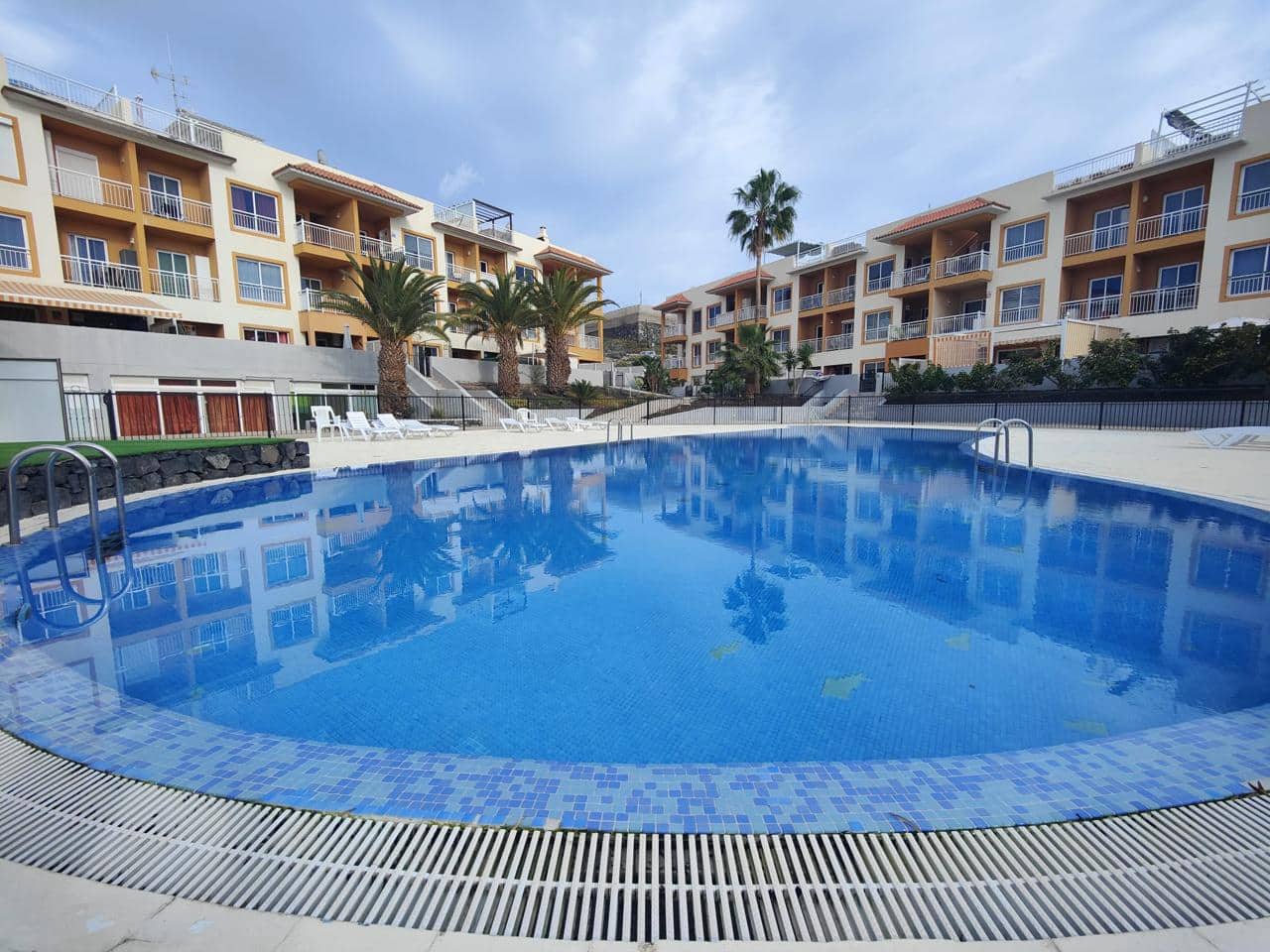 2 bedroom Flat for sale in Callao Salvaje with garage - € 439,000 (Ref: 9540580)