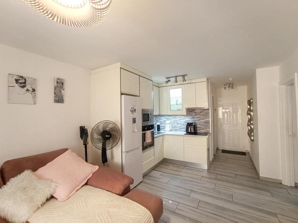 2 slaapkamer Flat te koop in Los Cristianos - € 350.000 (Ref: 9590829)