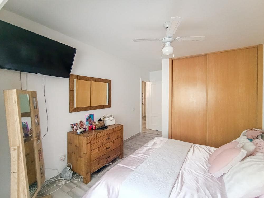 2 slaapkamer Flat te koop in Los Cristianos - € 350.000 (Ref: 9590829)