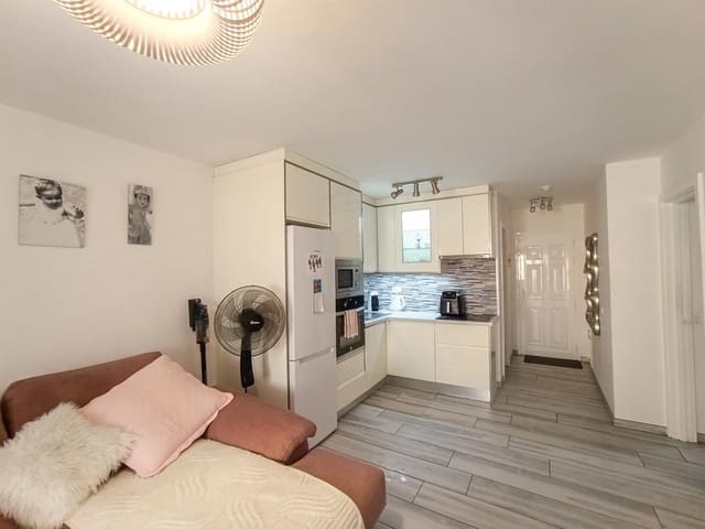 2 slaapkamer Flat te koop in Los Cristianos, Arona - € 350.000 (Ref: 9590829)