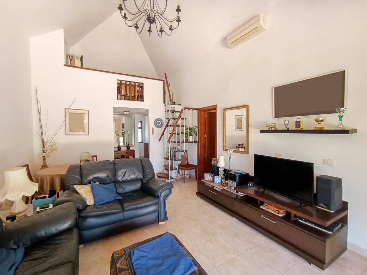 3 bedroom Villa for sale in Parque de la Reina - € 625,000 (Ref: 9895431)