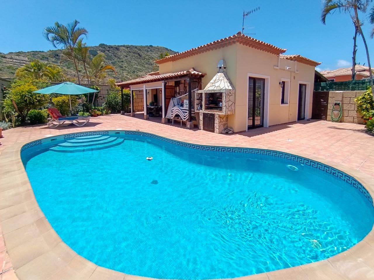 3 bedroom Villa for sale in Parque de la Reina - € 625,000 (Ref: 9895431)