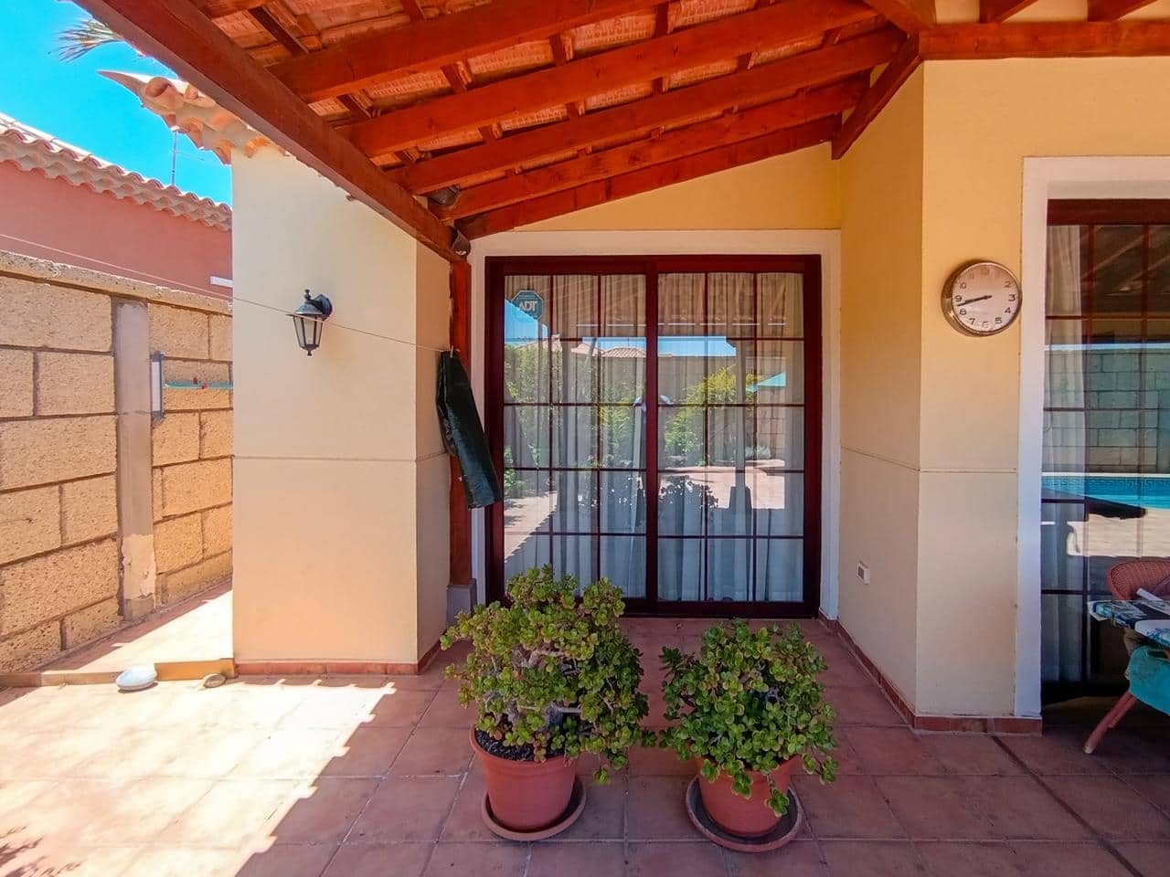 3 bedroom Villa for sale in Parque de la Reina - € 625,000 (Ref: 9895431)