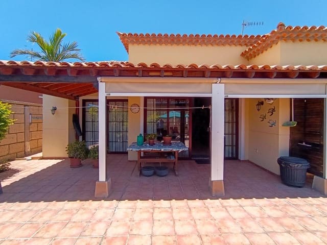 3 bedroom Villa for sale in Parque de la Reina, Arona - € 625,000 (Ref: 9895431)