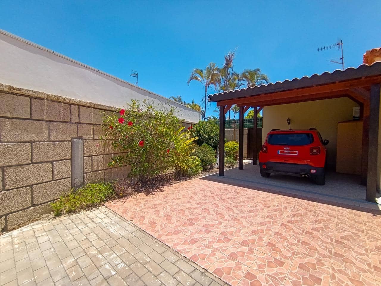 3 bedroom Villa for sale in Parque de la Reina - € 625,000 (Ref: 9895431)