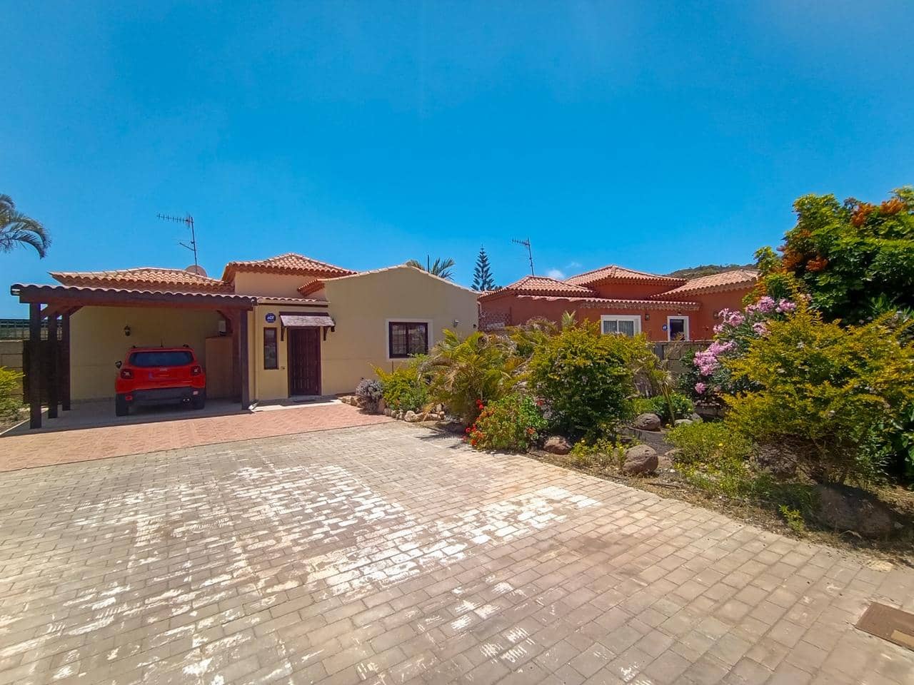 3 bedroom Villa for sale in Parque de la Reina - € 625,000 (Ref: 9895431)