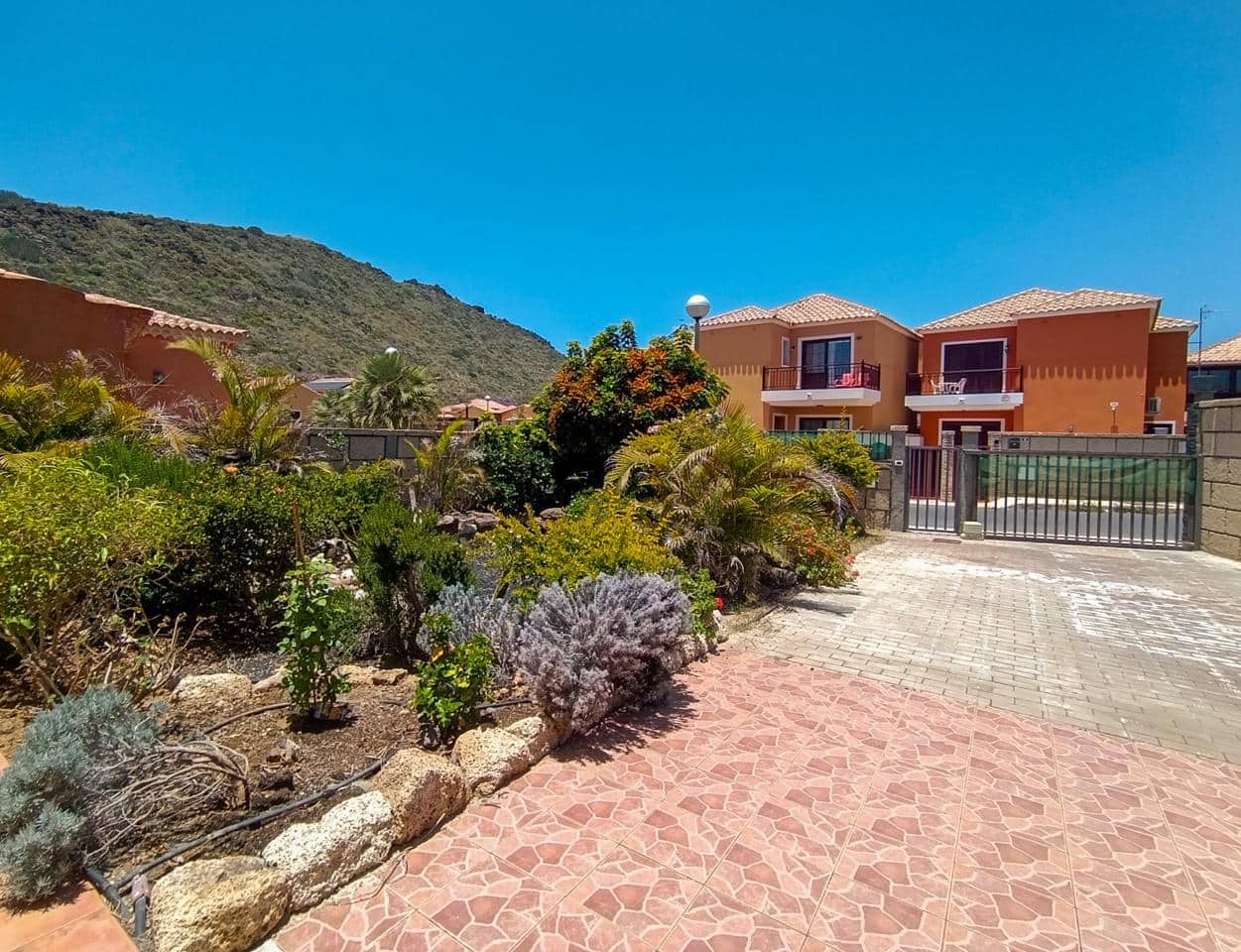 3 bedroom Villa for sale in Parque de la Reina - € 625,000 (Ref: 9895431)