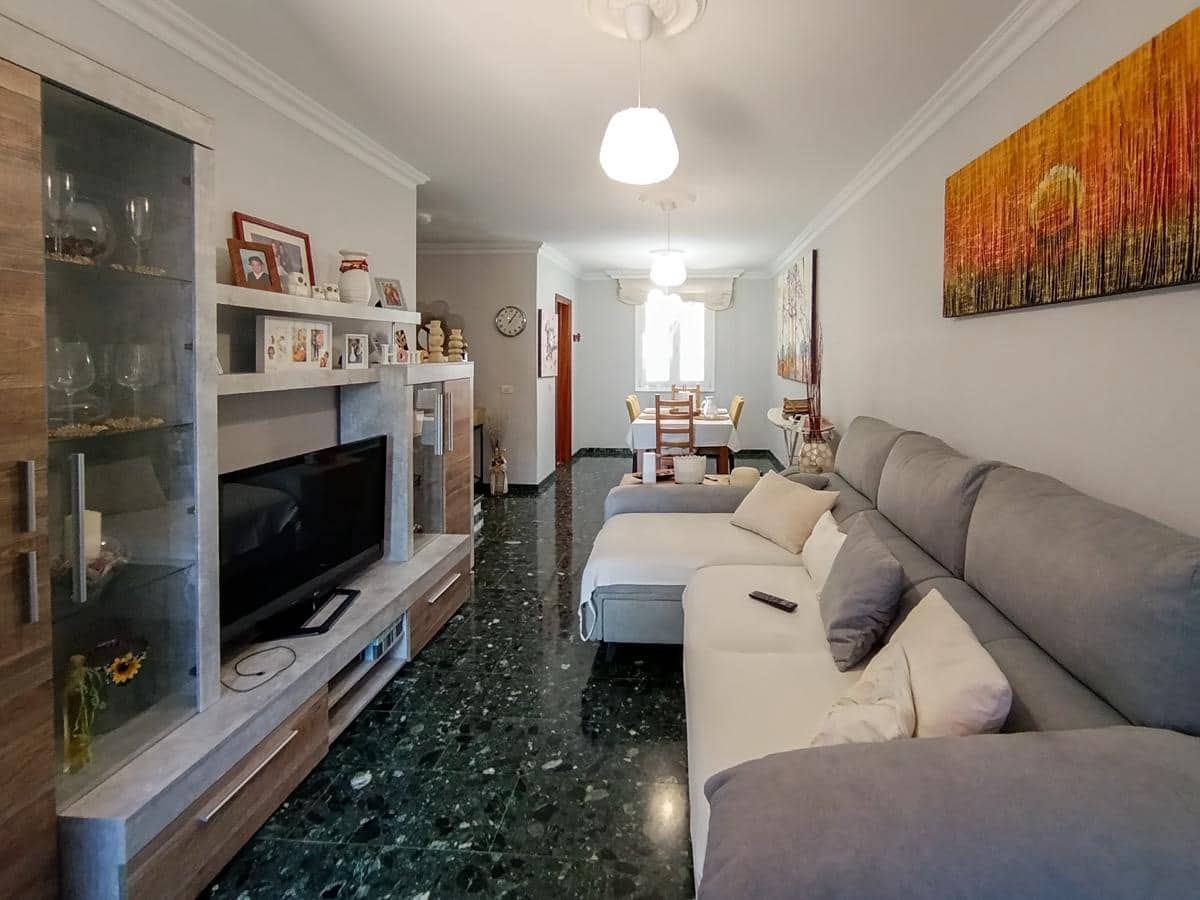 3 bedroom Villa for sale in San Cristobal de La Laguna - € 375,000 (Ref: 9972543)