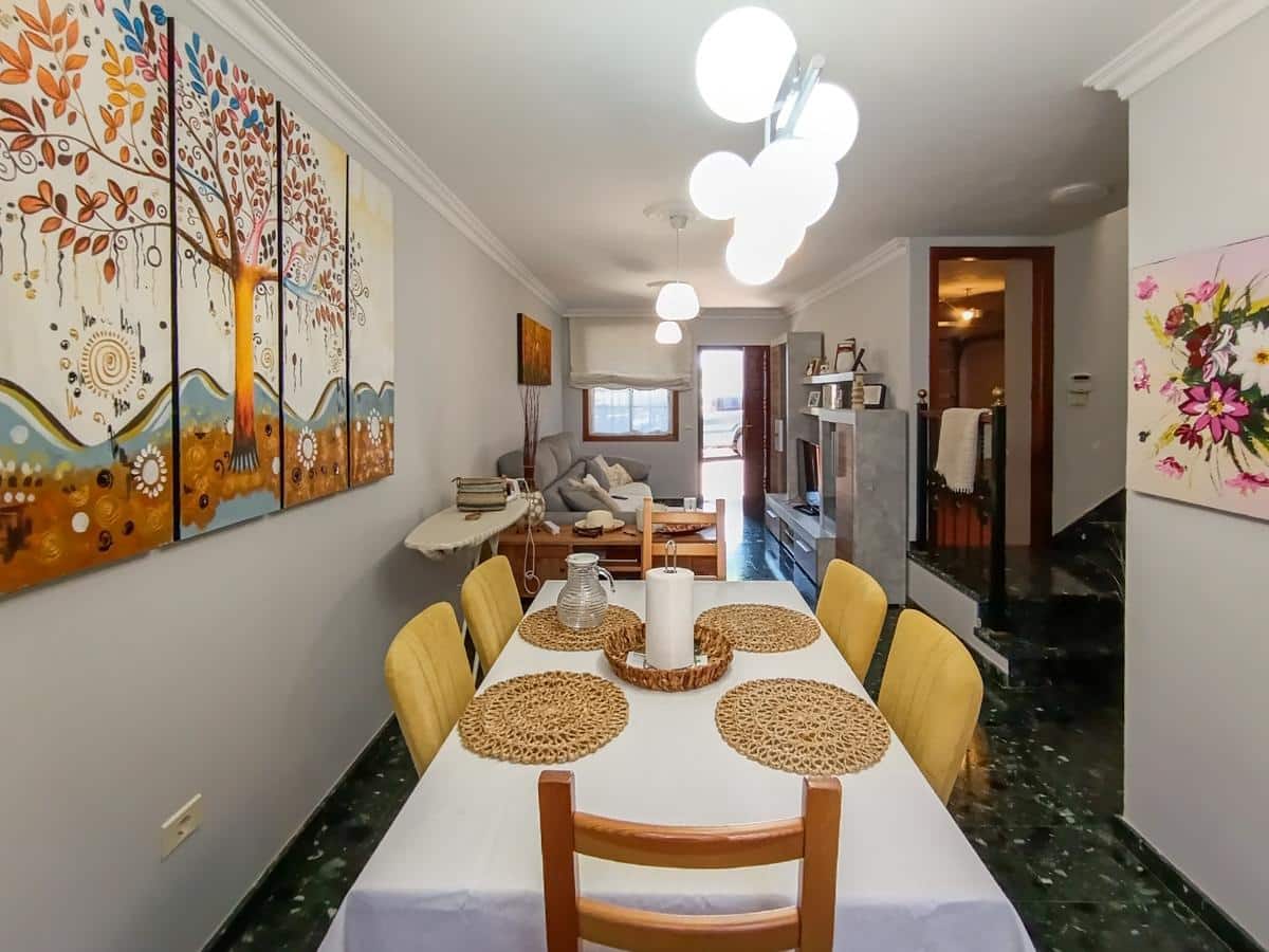 3 bedroom Villa for sale in San Cristobal de La Laguna - € 375,000 (Ref: 9972543)