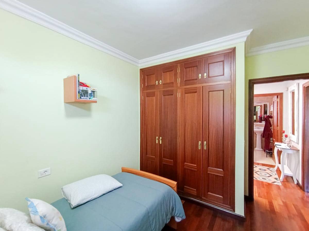 3 bedroom Villa for sale in San Cristobal de La Laguna - € 375,000 (Ref: 9972543)