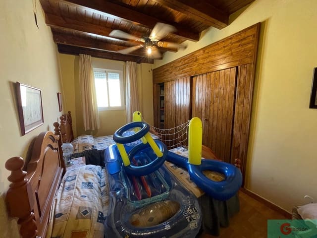 4 soveværelse Finca/Landehus til salg i Motril med swimmingpool garage - € 361.000 (Ref: 9119630)