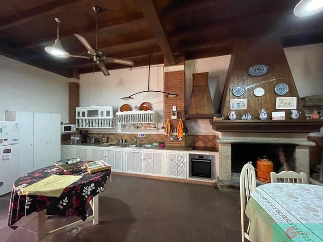 4 soveværelse Finca/Landehus til salg i Motril med swimmingpool garage - € 361.000 (Ref: 9119630)