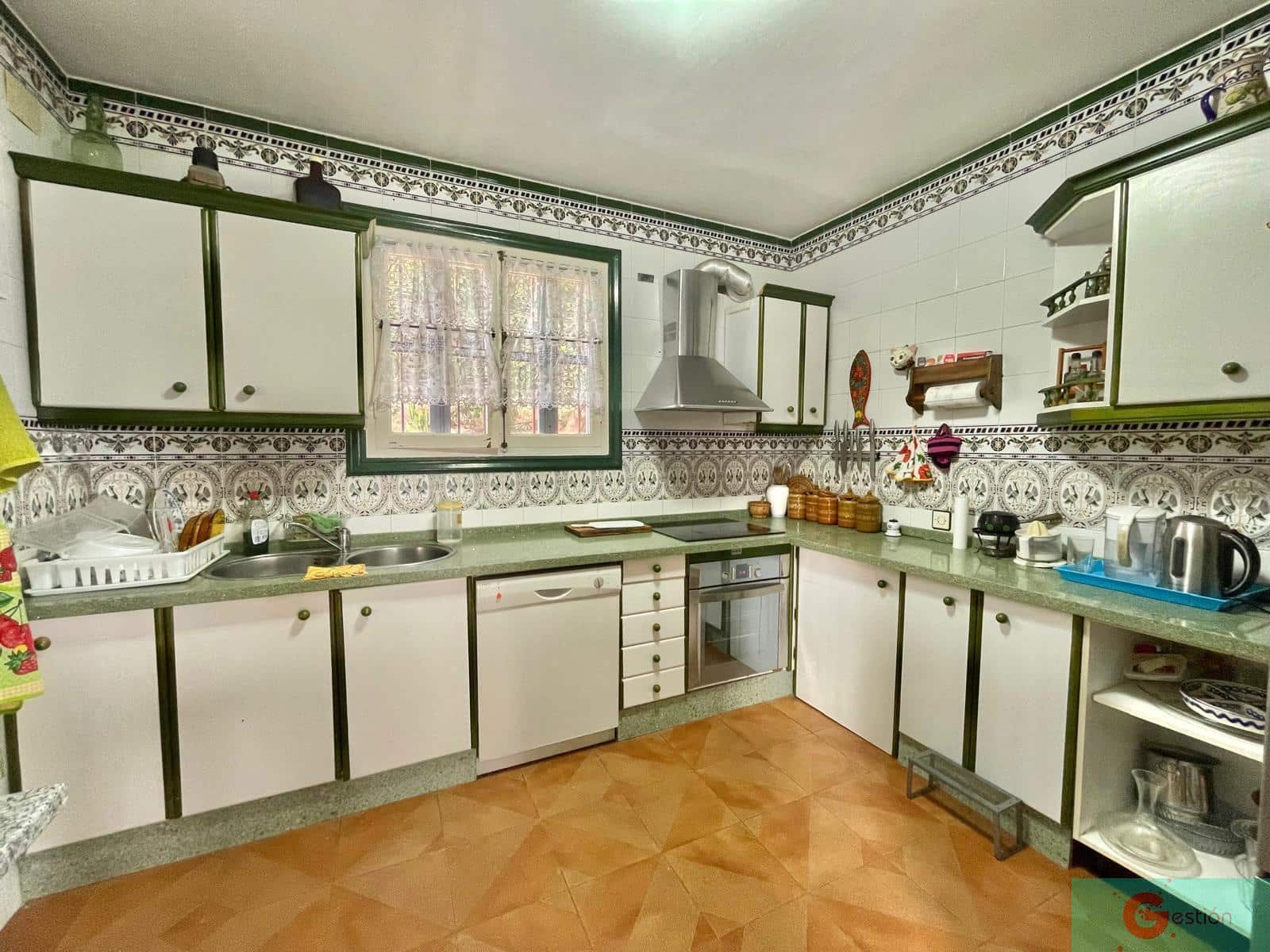 6 soveværelse Villa til salg i Salobrena med garage - € 395.000 (Ref: 9119651)