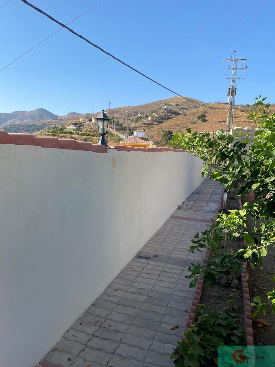 2 soveværelse Finca/Landehus til salg i Salobrena med swimmingpool - € 265.000 (Ref: 9119654)