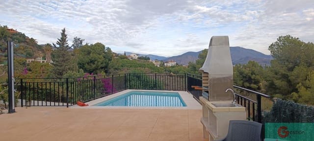 3 sypialnia Willa na sprzedaż w Salobreña z basenem garażem - 560 000 € (Ref: 9119656)