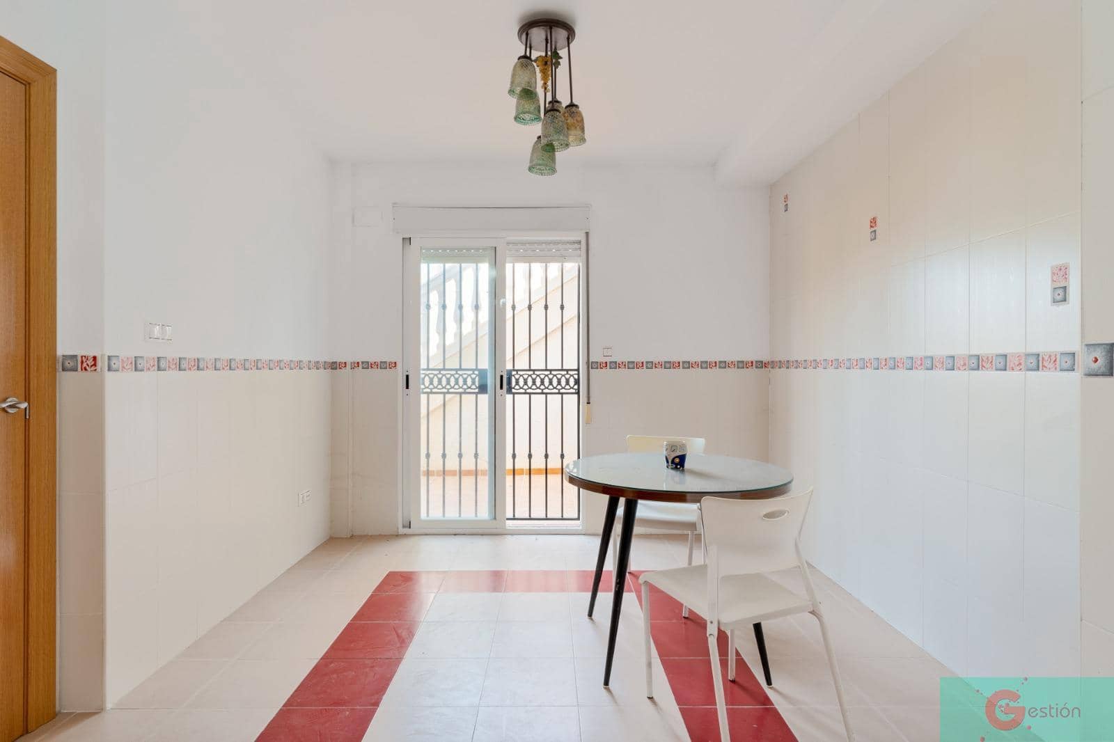 Villa zu verkaufen in Peligros mit Garage - 310.000 € (Ref: 9119661)