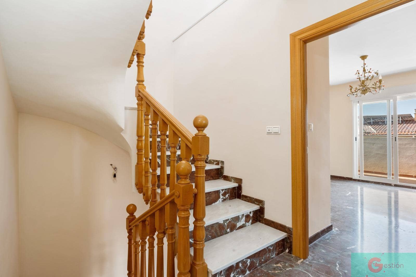 Villa zu verkaufen in Peligros mit Garage - 310.000 € (Ref: 9119661)