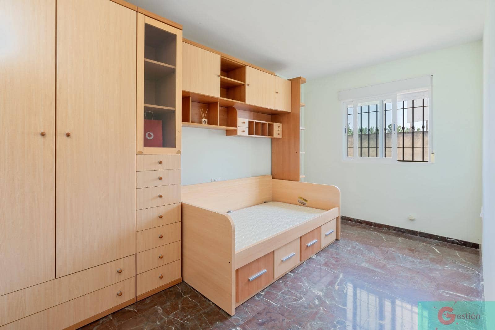 Villa zu verkaufen in Peligros mit Garage - 310.000 € (Ref: 9119661)