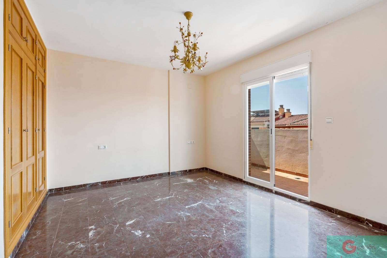 Villa zu verkaufen in Peligros mit Garage - 310.000 € (Ref: 9119661)