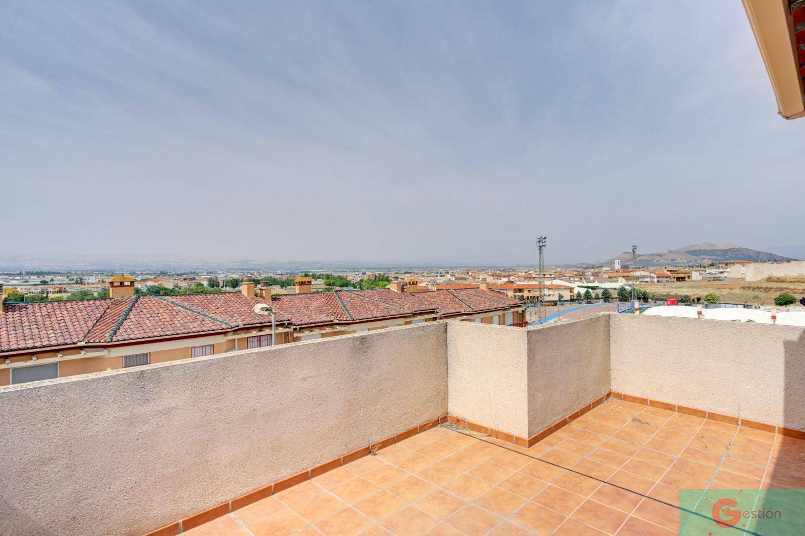 Villa zu verkaufen in Peligros mit Garage - 310.000 € (Ref: 9119661)