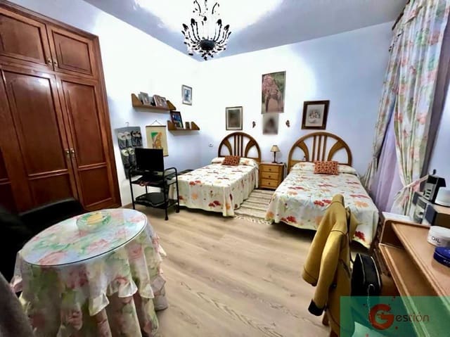 5 soverom Villa til salgs i Salobreña med garasje - € 389 000 (Ref: 9119696)