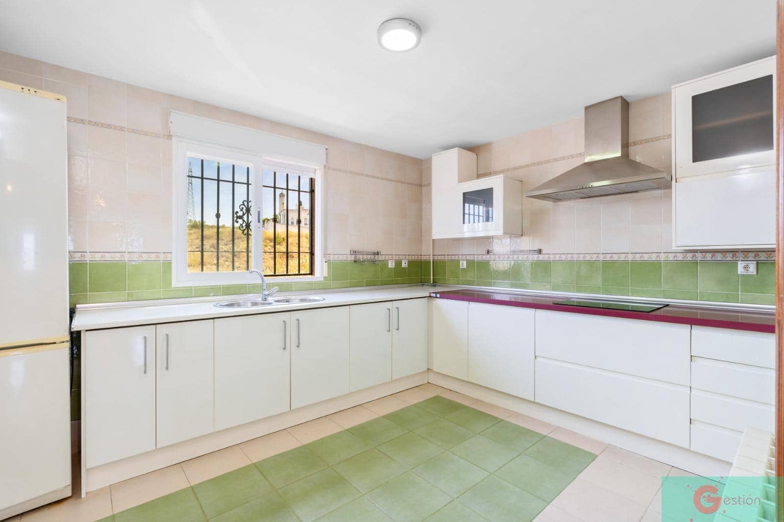 4 sovrum Villa till salu i Peligros med pool - 325 000 € (Ref: 9219393)