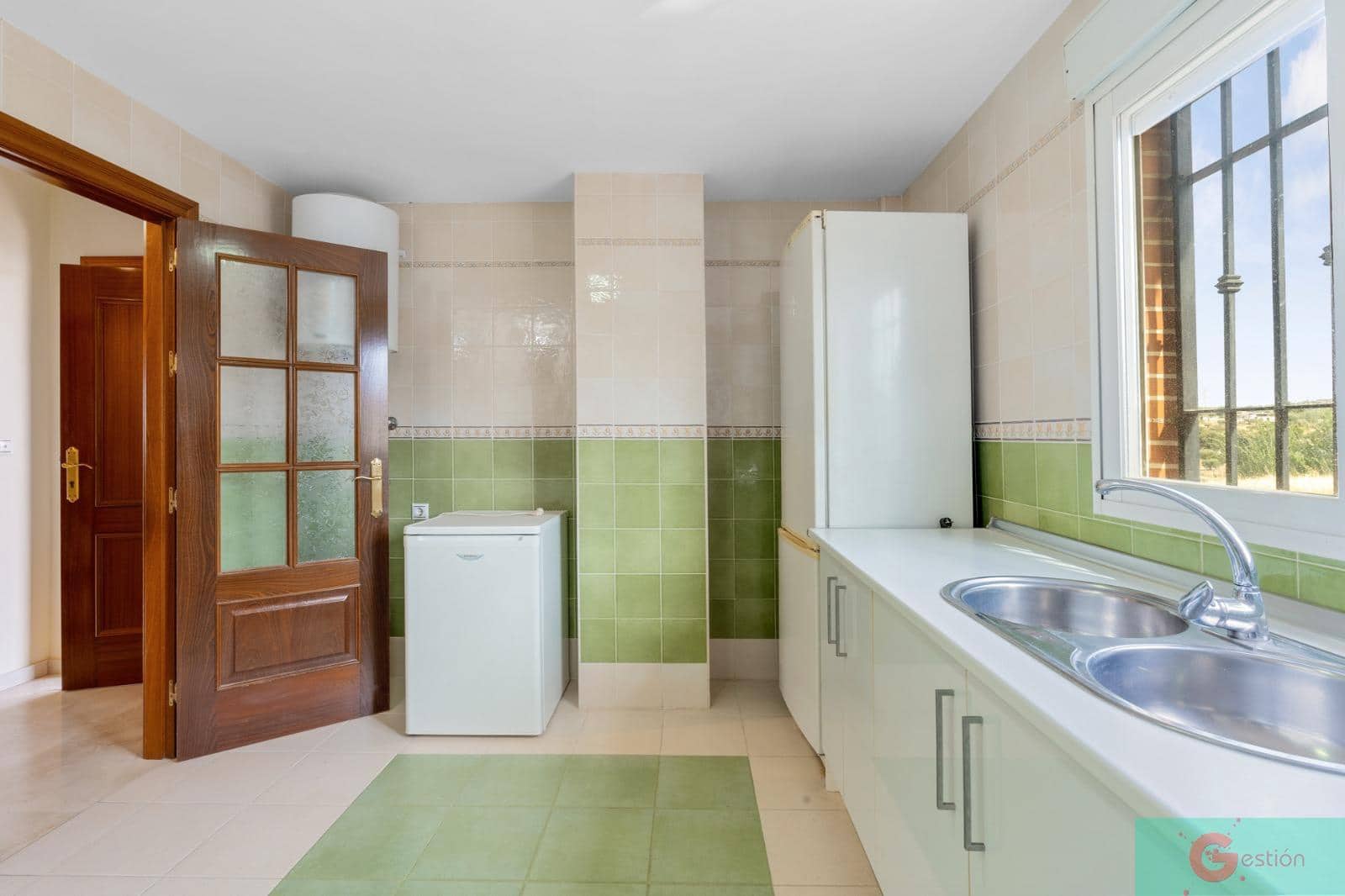 4 sovrum Villa till salu i Peligros med pool - 325 000 € (Ref: 9219393)