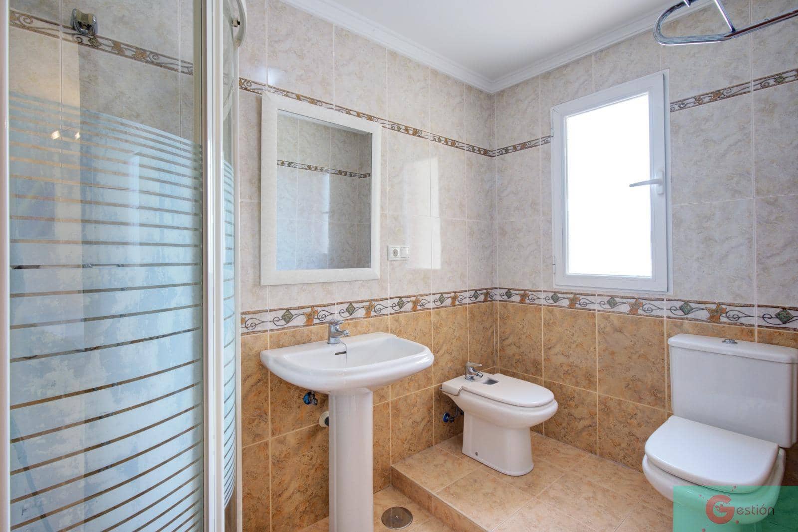 4 sovrum Villa till salu i Peligros med pool - 325 000 € (Ref: 9219393)