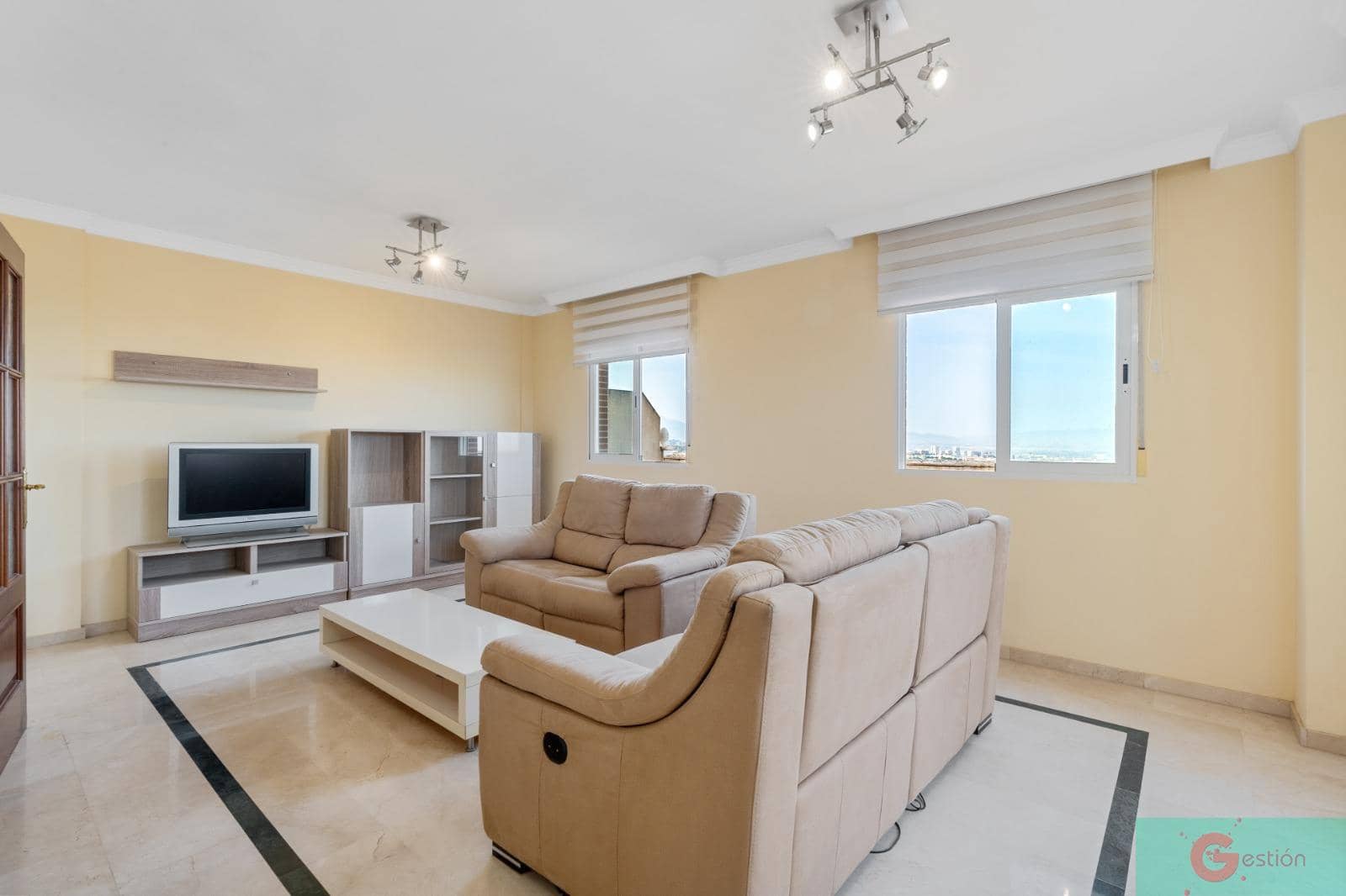 4 sovrum Villa till salu i Peligros med pool - 325 000 € (Ref: 9219393)